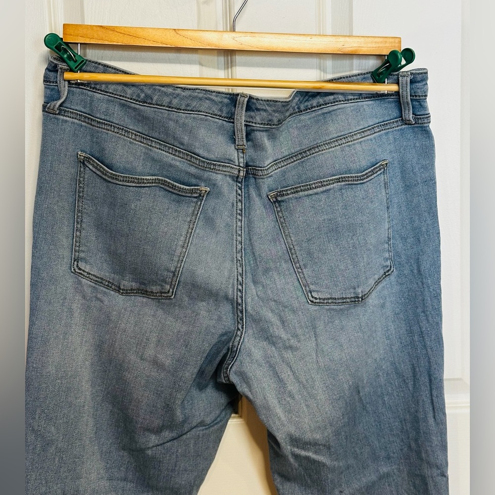 Universal Thread Light Blue Distressed High Rise Straighg Jeans Size 16 - Picture 6 of 11